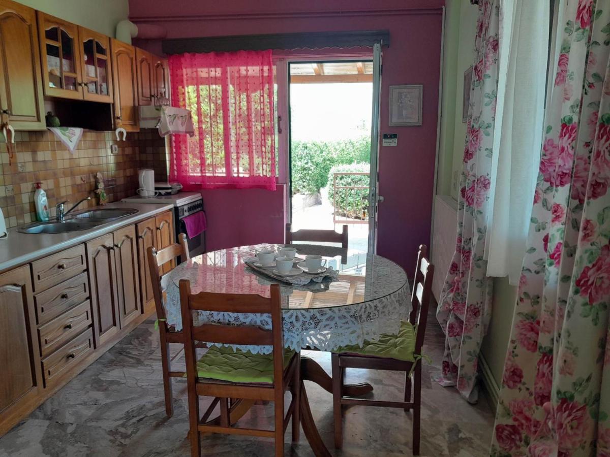 Georgia'S Village House Kondostavlos Екстериор снимка